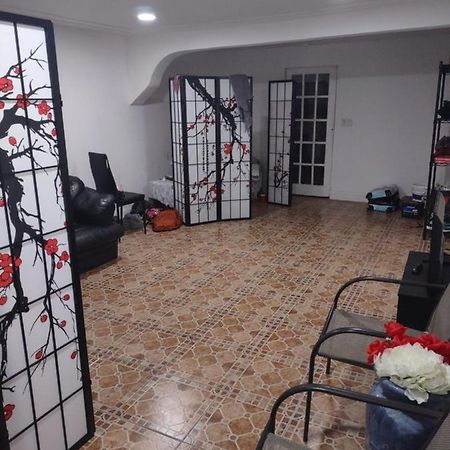 Omar'S Place - Shared Rooms マイアミ エクステリア 写真